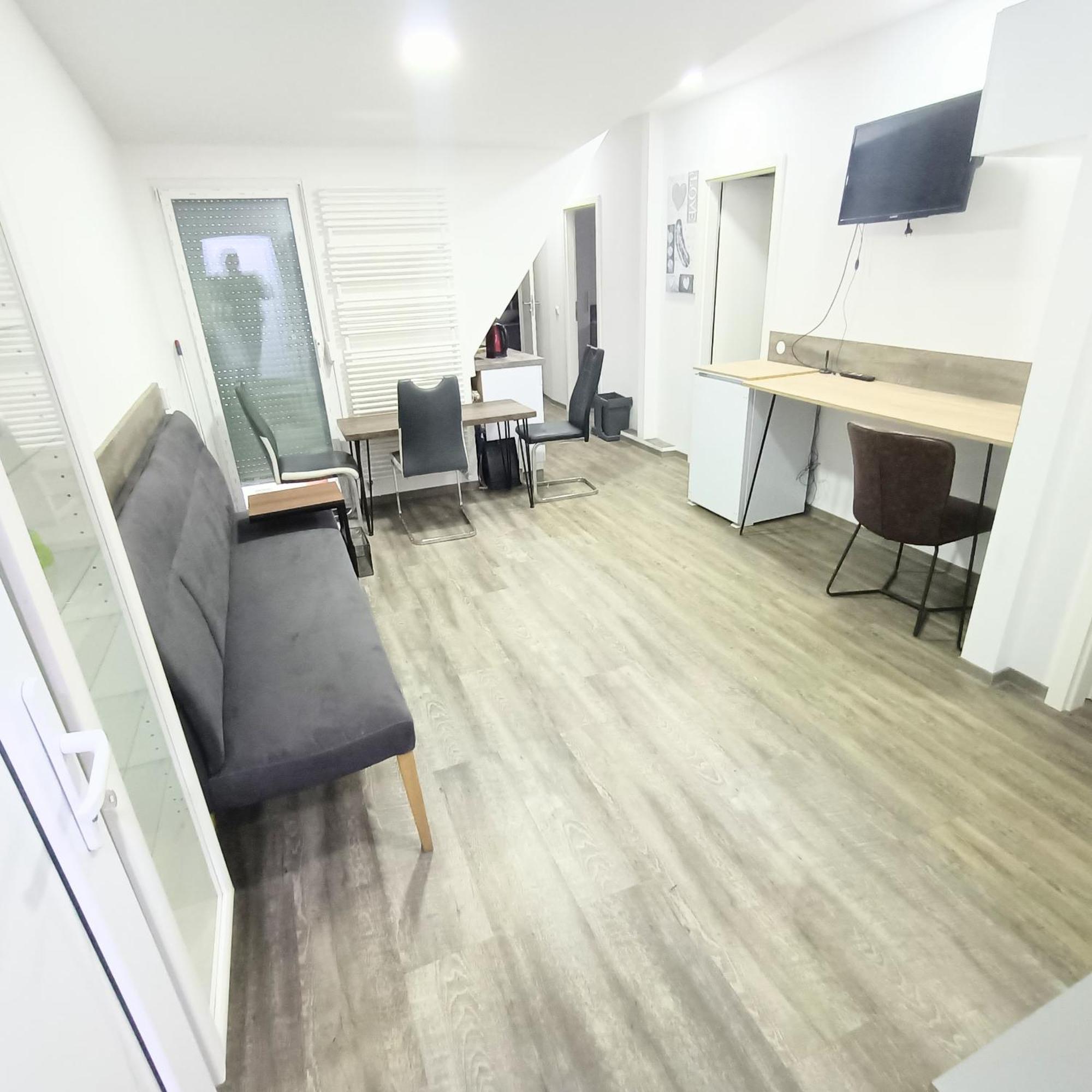 Fmi 9 Accommodation Raunheim Ngoại thất bức ảnh