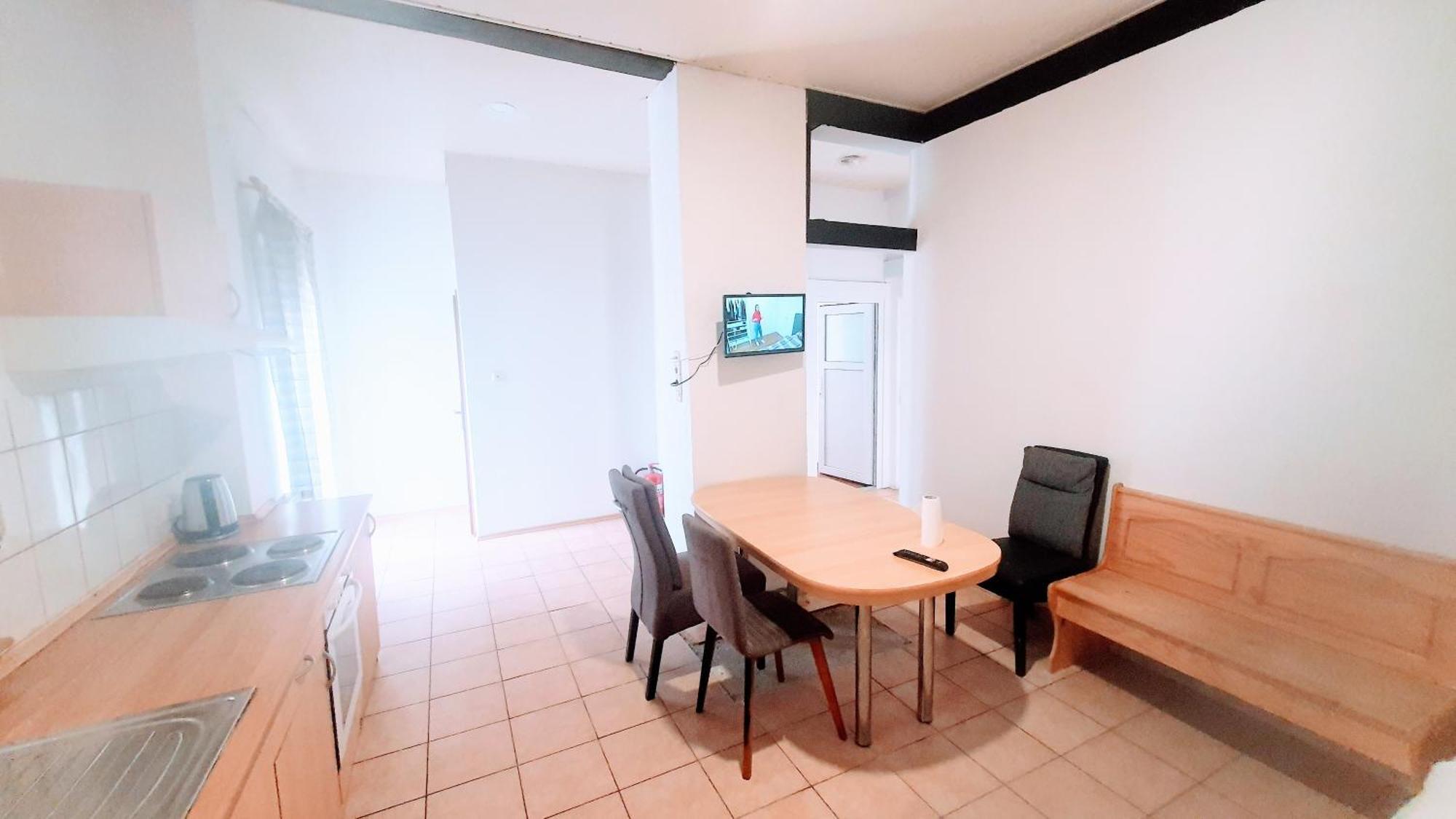 Fmi 9 Accommodation Raunheim Phòng bức ảnh