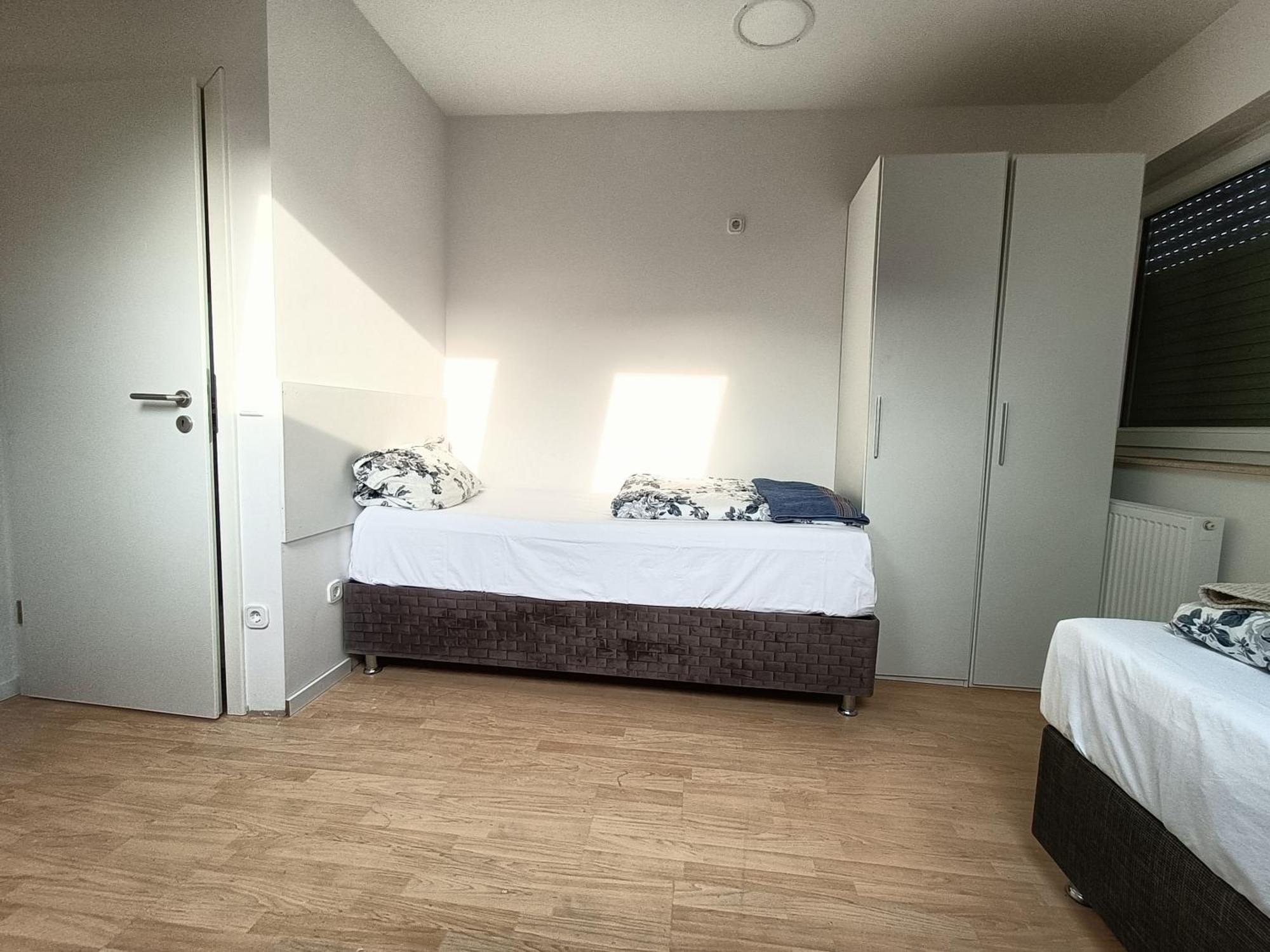 Fmi 9 Accommodation Raunheim Phòng bức ảnh